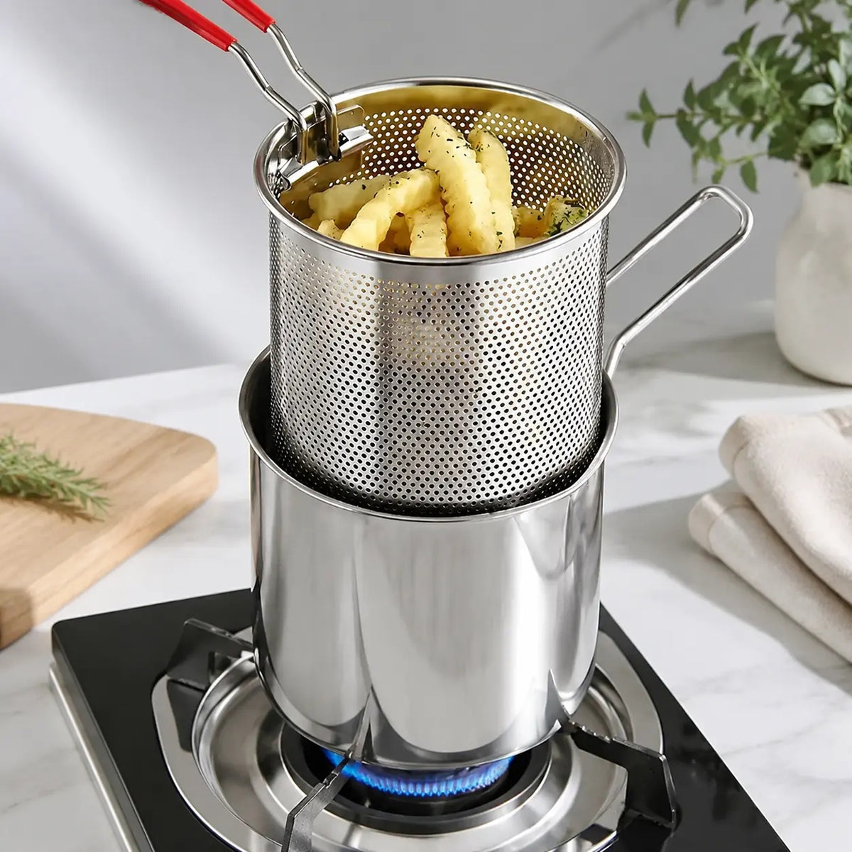 Mini Stainless Steel Deep Frying Pot Set‑5.12×4.72 Inch Single‑Serve Cookware with Fry Basket, Filter Mesh & Food Tongs, Rust‑Proof Portable Frying Pan for Household Kitchen, Perfect for Chips & Chicken Wings